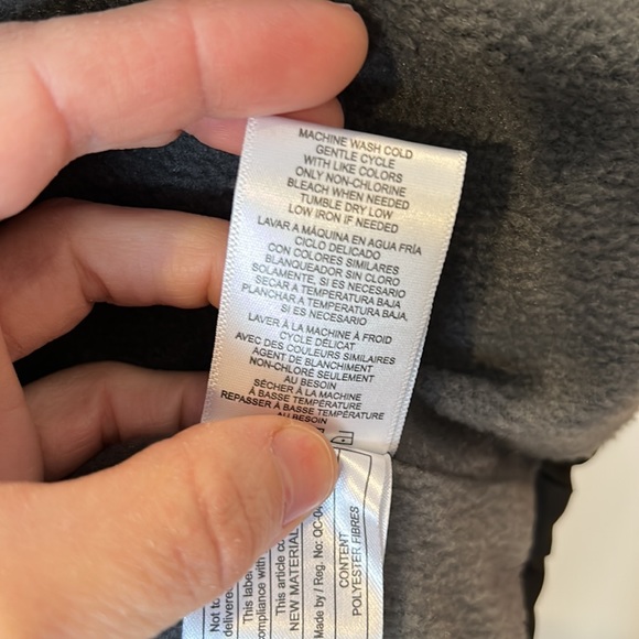 Boys 18 months polyester hooded winter jacket. Blue grey and black color. - Picture 11 of 11